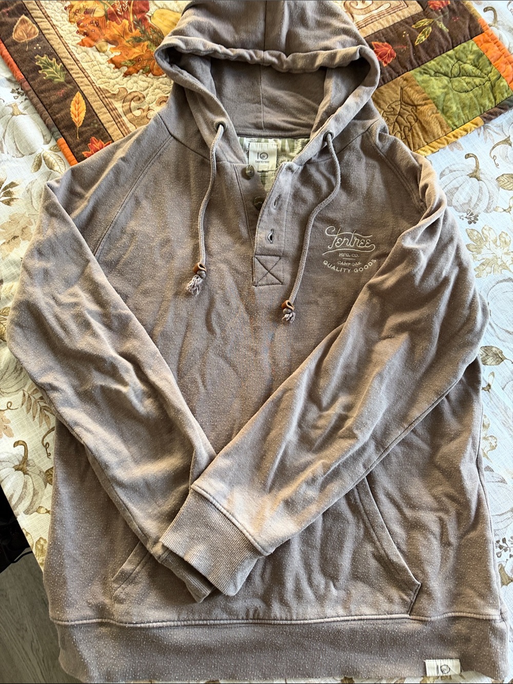 tentree Men's Hooded Pullover Sweatshirt in Taupe
